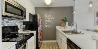 Summit at Lake Union Gallery 15