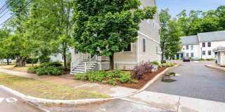 Beautiful Townhouse in NEW NORTH END Burlington 3BD/4BA Gallery 3