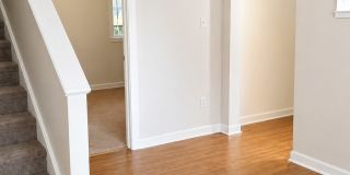 ***South Side Duplex Apartment For Rent * Pet Friendly * Walk to E. Carson St. * Available Now * Renovated *** Gallery 6
