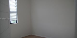 655 NE 193rd St Gallery 4