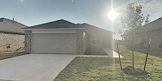 Spacious 3 Bedroom 2 Bath Home in Mustang Schools Gallery 1