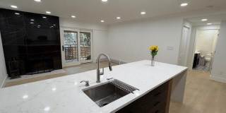 910 W Hallam Street unit: 12 Gallery 2