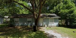 Cute 3/1 with Fenced Yard! Gallery 1