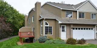 Utilities incl. in rent, 3 bed, 1.5 bath townhome/apartment shared space, separate entrance  in Vadnais Heights, MN Gallery 1