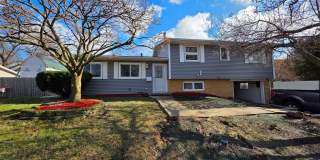 4 bedroom Rental in Bettendorf Gallery 1