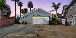 INCREDIBLE LOCATION... END OF CUL DE SAC WITH OVER 100 FEET ON WATER... MARVELOUS DOCK AND DECK WITH OUTDOOR KITCHEN Gallery 1