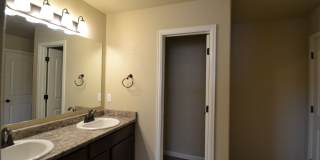 3 Bedroom 2.5 Bathroom Townhouse w/ AC Gallery 14