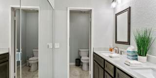 Updated & Furnished 3BR Townhome with Loft & Lake Access Gallery 21