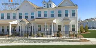 BEAUTIFUL 2 Bedroom End Unit Townhome in Mooresville - MOVE IN SPECIAL Gallery 1