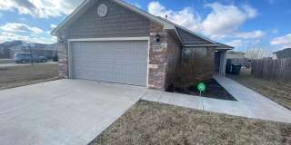 3 Bedroom 2 Bath 2 Car Garage * Mustang Schools * Gallery 1