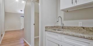 311 MAPLE AVE W #C Gallery 23