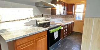 371-373 Oakland Street Gallery 7