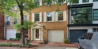 Beautifully Appointed Townhome in Historic Old Town Alexandria Gallery 1