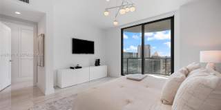 100 E Las Olas Blvd Gallery 13
