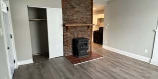 Charming 2 Bedroom Home with Fenced Yard Available for Pre-Lease! Gallery 4