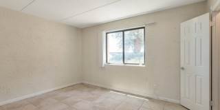 2-bedroom, 2-bathroom in Prime location! Gallery 7
