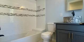 1904 BANK Street Gallery 14