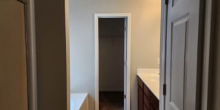 Quaint 4-Bedroom Home Gallery 17