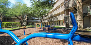 Harvard Square Apartments Gallery 32