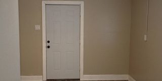 Charming 3 - Bedroom Property in Prime Location Gallery 13