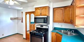 Conveniently Located 1 Bed, 1 Bath Unit - Available 7/1! Gallery 5