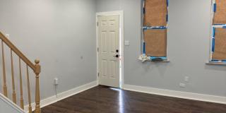 Charming 2-Bedroom Home in Port Richmond Available For Rent! Gallery 4