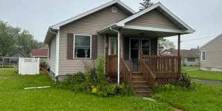 AVAILABLE AUGUST- 2 Bedroom, 1 Bath Home! Gallery 1