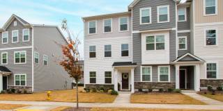 Modern 3-Bedroom Townhome in Magnolia Trace! Gallery 1