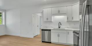 1309 N Bridge Street Gallery 7