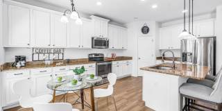 4/3/2 HOME IN EDINA GARDEN OF EDEN Gallery 12