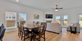 Newly built 3 Bed 2 bath home with Large backyard Gallery 10