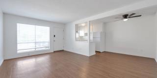633 E Park Gallery 13