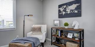 Ivy Knoll Gallery 28