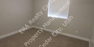 **Move-In Discount** 3 bed -2.5 bath - Newer townhome in the heart of Cedar City! Gallery 9