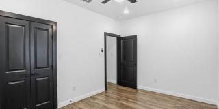 317 Porter St Gallery 23