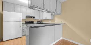 Spacious 2 Bed / 2 Bath Condo in Quiet Denver Community with Pool & Gym Gallery 7