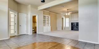 Lone Oak Ridge + Gated Community + 4 beds/2.5 Baths + Storm Shelter + Deer Creek Schools Gallery 9