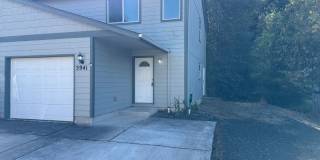 3 bedroom, 1 1/2 bathroom duplex in Thurston! Gallery 1