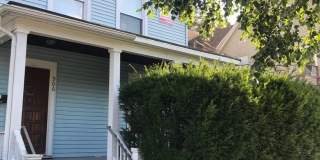 Spacious 5 bedroom house Centrally located to U of M Campus Gallery 12