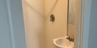 3 bedroom, 2 bathroom near Goodlett and Park Gallery 10