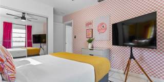 260 NE 45th St Gallery 24