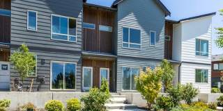 Beautiful 3 Bedroom Home Located in Ten Trails Black Diamond Gallery 1