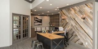 Fairlane Woods Apartments Gallery 9