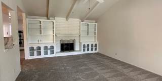 Adorable 2 bedroom 2 bathroom with 1 car garage attached Gallery 6