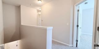 Spacious Townhome! Gallery 19