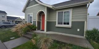 4 bed 2 bath home in Josephine Crossing Gallery 3