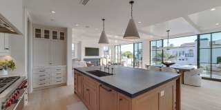 2820 Bayview Gallery 10