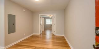 880 Saint Charles AVE NE 5 Gallery 6