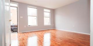 1005 Hillman Street Gallery 13