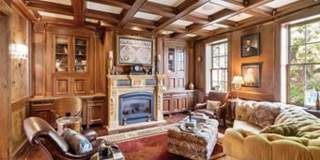 Beautiful 2 bedroom/ 2 bathroom apartment located right on Historic Main Street in St. Charles. Beautiful 2 bedroom/ 2 bathroom apartment located right on Historic Main Street in St. Charles. Gallery 17